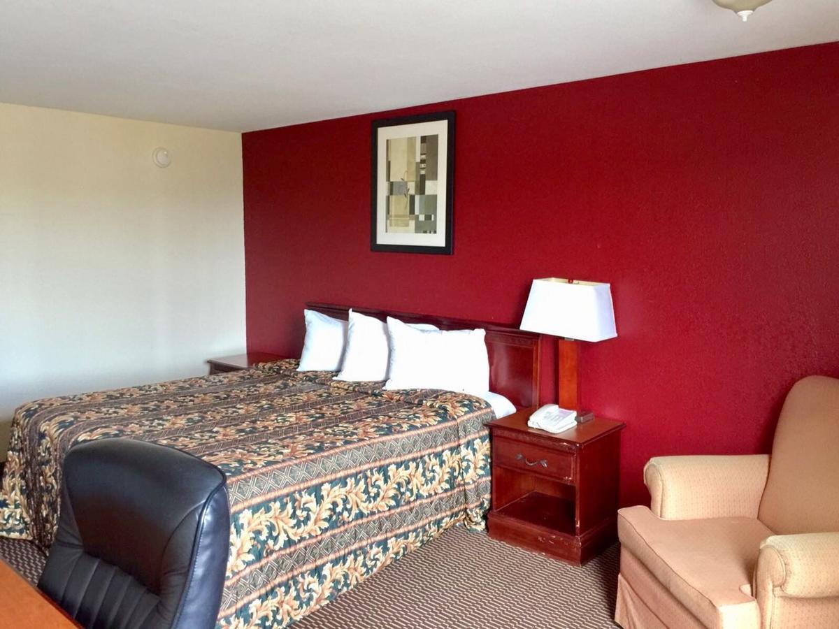 Courtesy Inn Del City Exterior photo